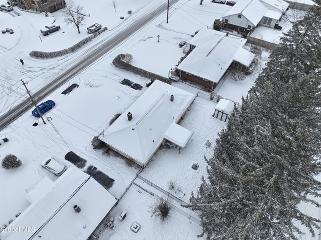 7 James Drive, Colonie, NY 12211