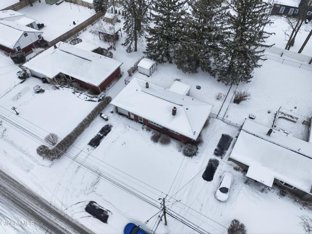 7 James Drive, Colonie, NY 12211