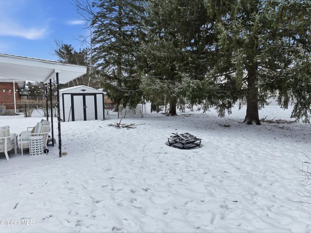 7 James Drive, Colonie, NY 12211