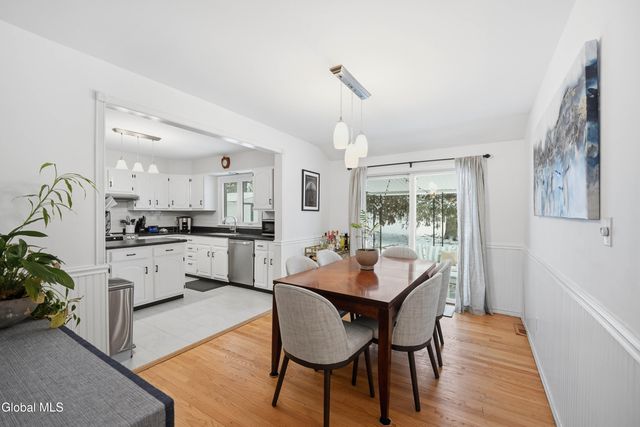 7 James Drive, Colonie, NY 12211