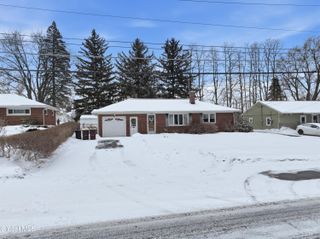 7 James Drive, Colonie, NY 12211