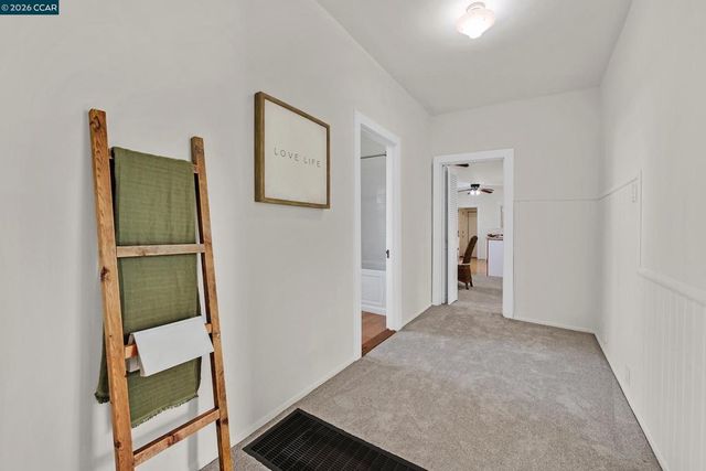 22820 22820 5th St, Hayward, CA 94541