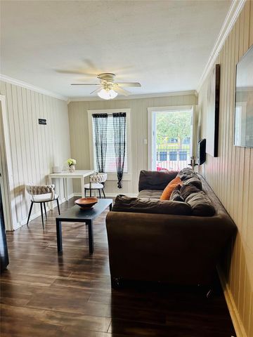 4210 Ennis Street 3, Houston, TX 77004