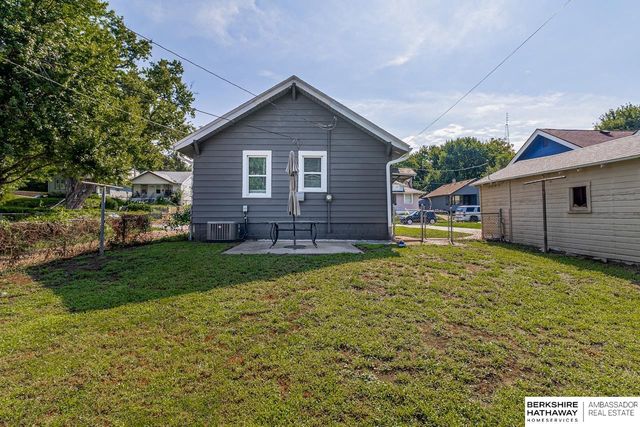 3338 N 55th Street, Omaha, NE 68104