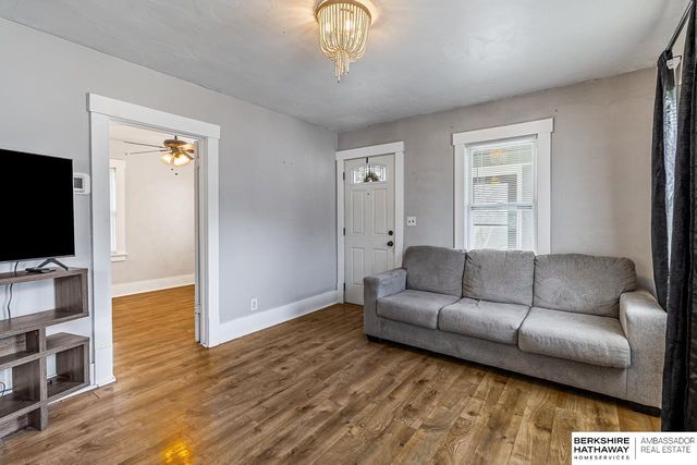 3338 N 55th Street, Omaha, NE 68104