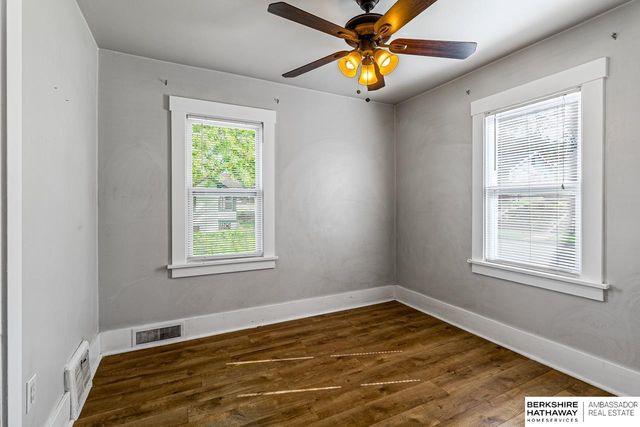 3338 N 55th Street, Omaha, NE 68104