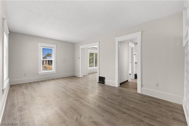 1053 Wyley Avenue, Akron, OH 44306
