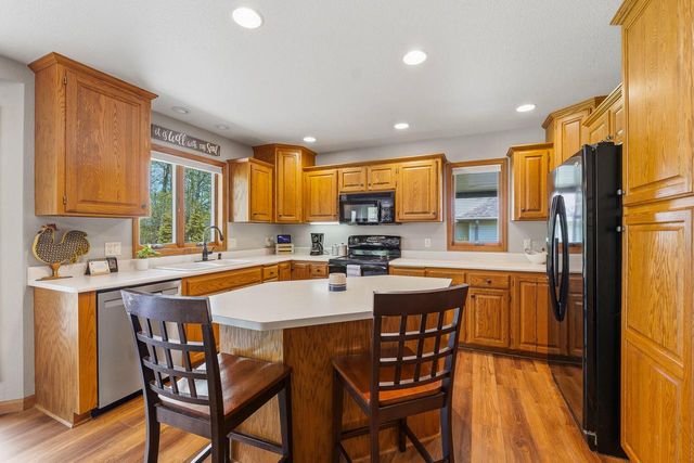 1616 Sandstone LANE, Howards Grove, WI 53083