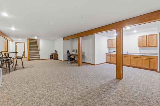 1616 Sandstone LANE, Howards Grove, WI 53083