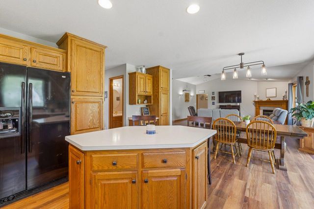 1616 Sandstone LANE, Howards Grove, WI 53083