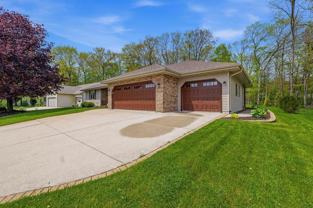 1616 Sandstone LANE, Howards Grove, WI 53083