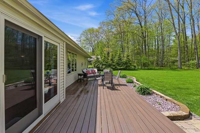 1616 Sandstone LANE, Howards Grove, WI 53083