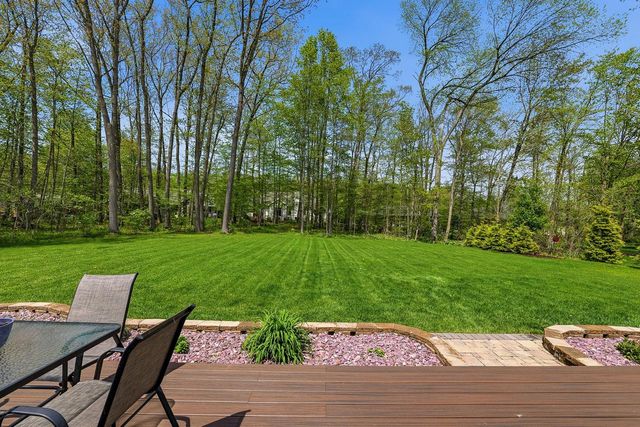 1616 Sandstone LANE, Howards Grove, WI 53083