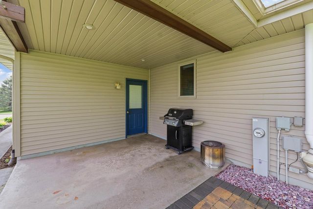 1616 Sandstone LANE, Howards Grove, WI 53083
