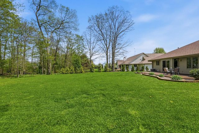 1616 Sandstone LANE, Howards Grove, WI 53083