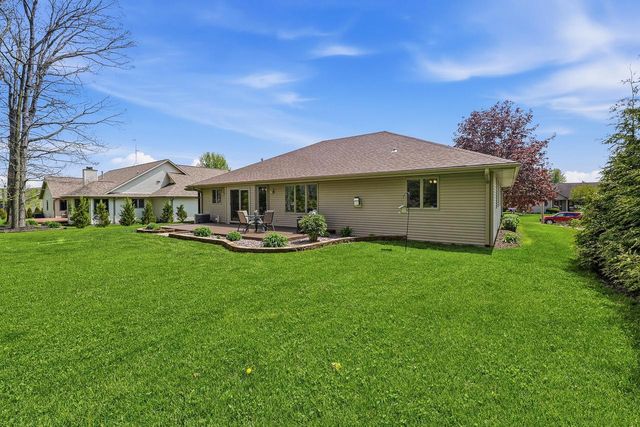 1616 Sandstone LANE, Howards Grove, WI 53083
