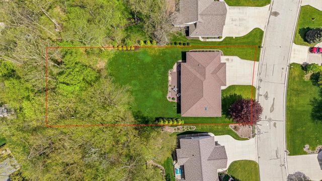 1616 Sandstone LANE, Howards Grove, WI 53083