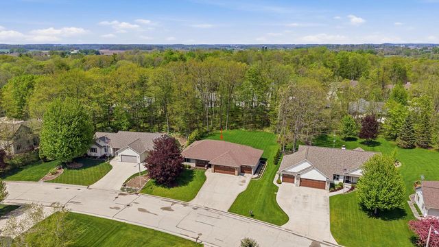 1616 Sandstone LANE, Howards Grove, WI 53083
