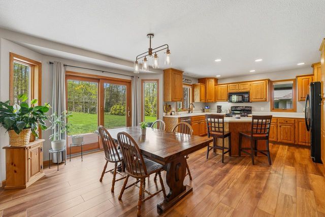 1616 Sandstone LANE, Howards Grove, WI 53083