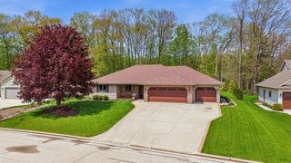 1616 Sandstone LANE, Howards Grove, WI 53083