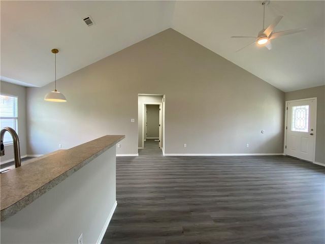 504 Debra DR, Taylor, TX 76574