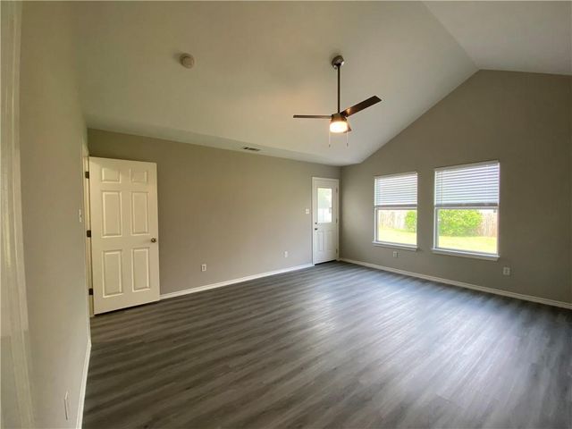 504 Debra DR, Taylor, TX 76574