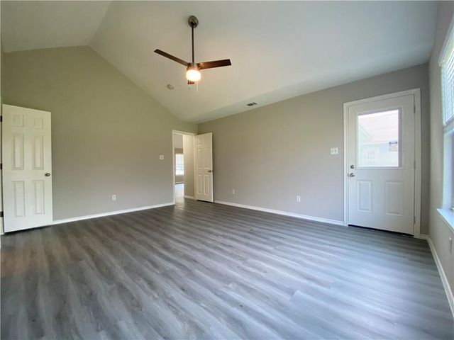 504 Debra DR, Taylor, TX 76574