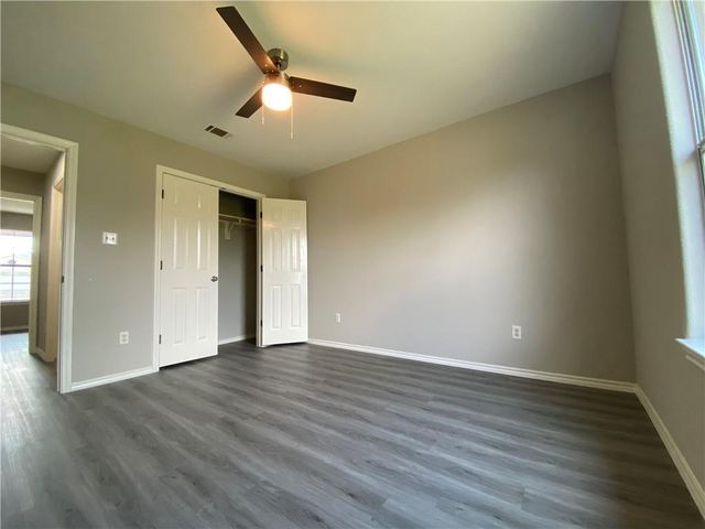 504 Debra DR, Taylor, TX 76574