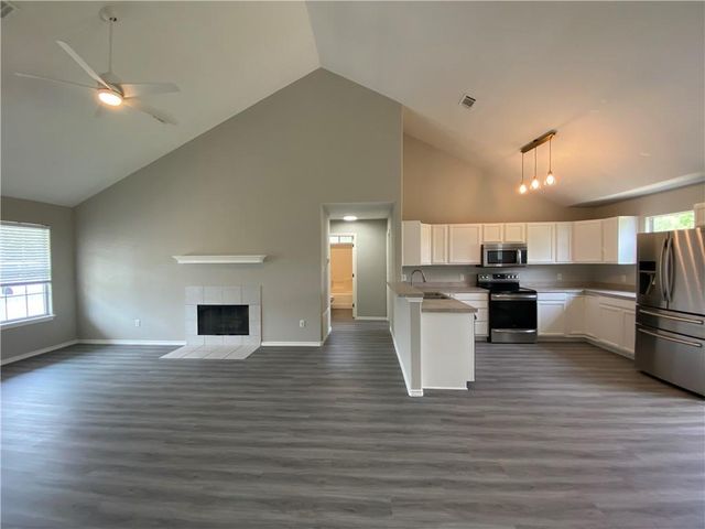 504 Debra DR, Taylor, TX 76574