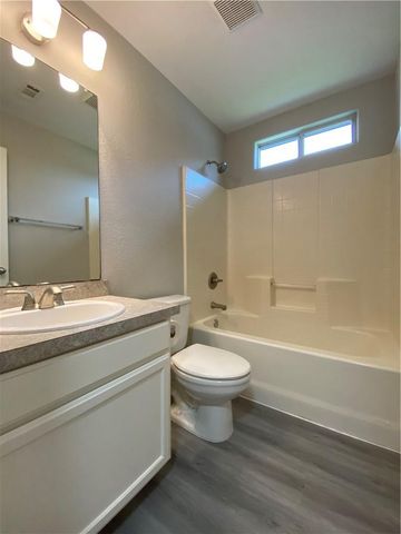 504 Debra DR, Taylor, TX 76574