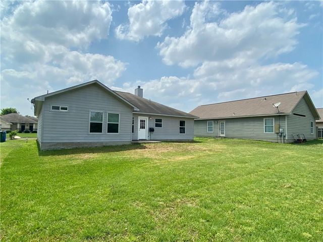 504 Debra DR, Taylor, TX 76574
