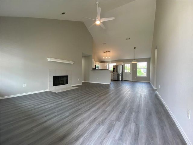 504 Debra DR, Taylor, TX 76574