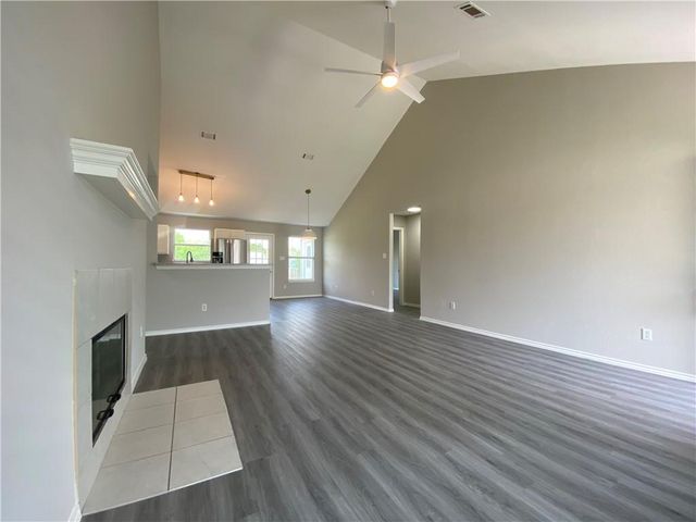 504 Debra DR, Taylor, TX 76574