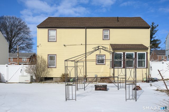 39 Burlington Street, Hartford, CT 06112