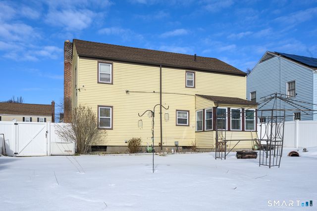 39 Burlington Street, Hartford, CT 06112