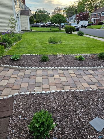 39 Burlington Street, Hartford, CT 06112