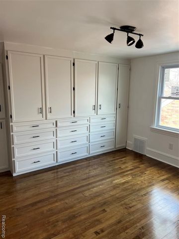 6193 Lodewyck Street, Detroit, MI 48224