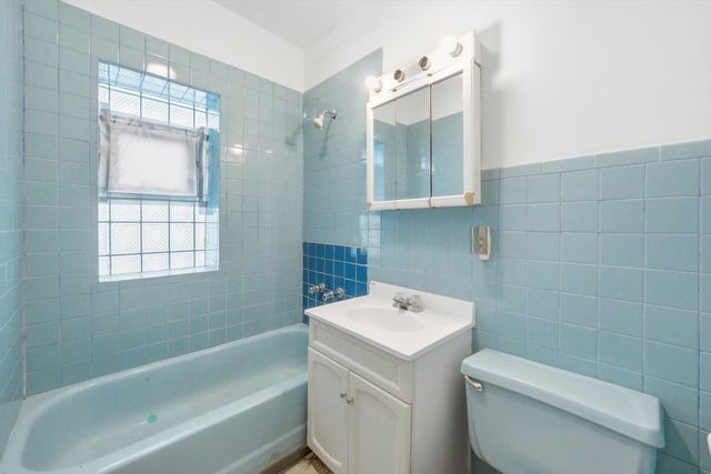 5441 W Van Buren Street, Chicago, IL 60644