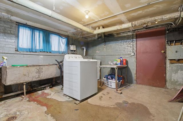 5441 W Van Buren Street, Chicago, IL 60644