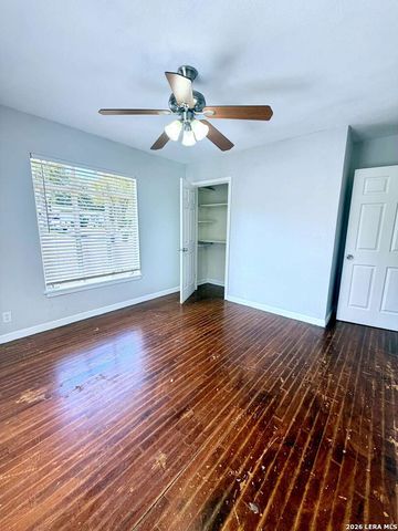 127 CYRIL DR, San Antonio, TX 78218