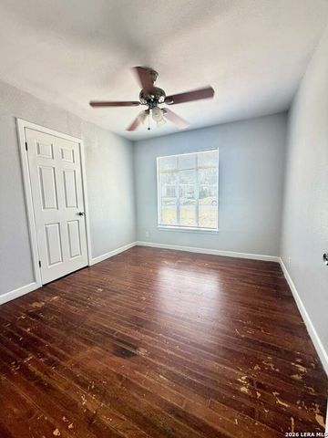 127 CYRIL DR, San Antonio, TX 78218