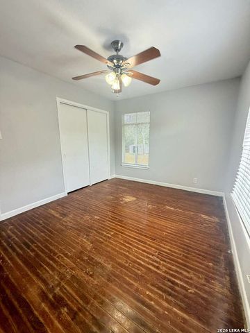 127 CYRIL DR, San Antonio, TX 78218