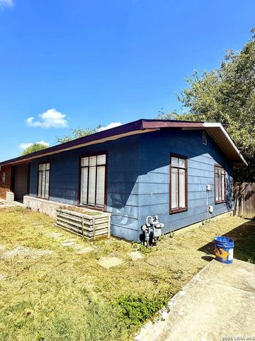 127 CYRIL DR, San Antonio, TX 78218