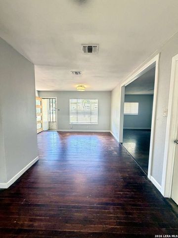 127 CYRIL DR, San Antonio, TX 78218