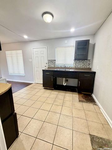 127 CYRIL DR, San Antonio, TX 78218