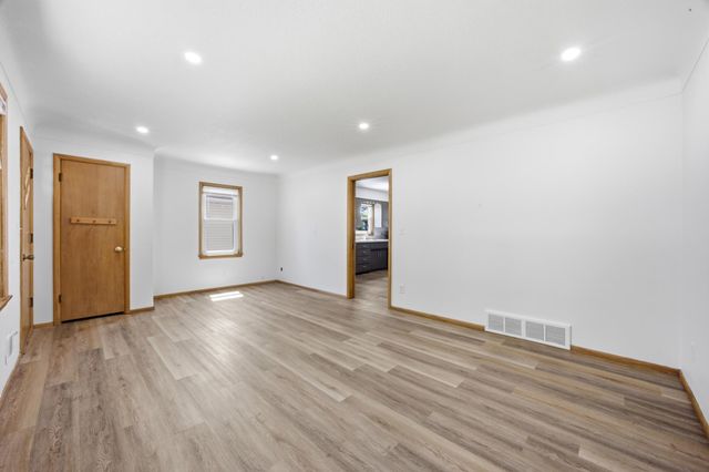 819 15th Street N, Moorhead, MN 56560