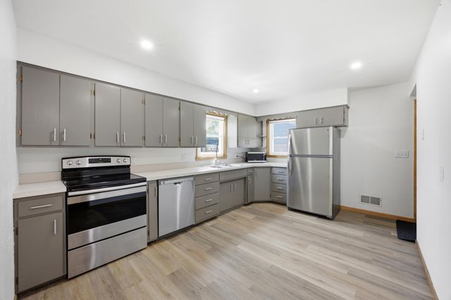 819 15th Street N, Moorhead, MN 56560