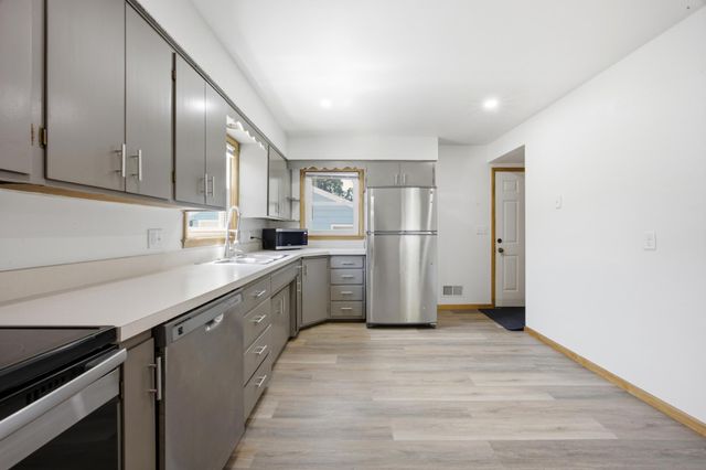 819 15th Street N, Moorhead, MN 56560
