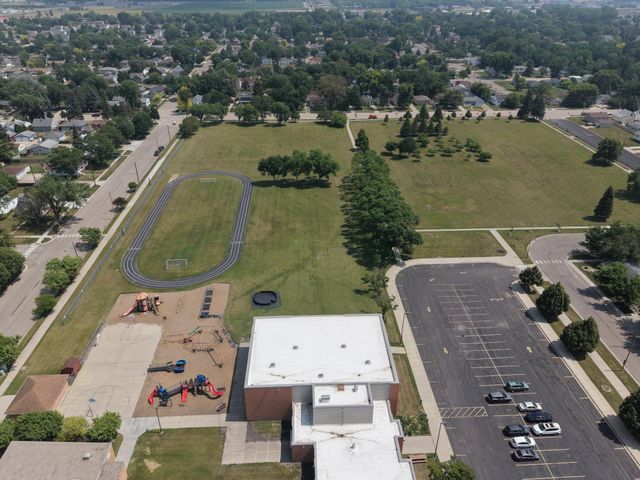 819 15th Street N, Moorhead, MN 56560