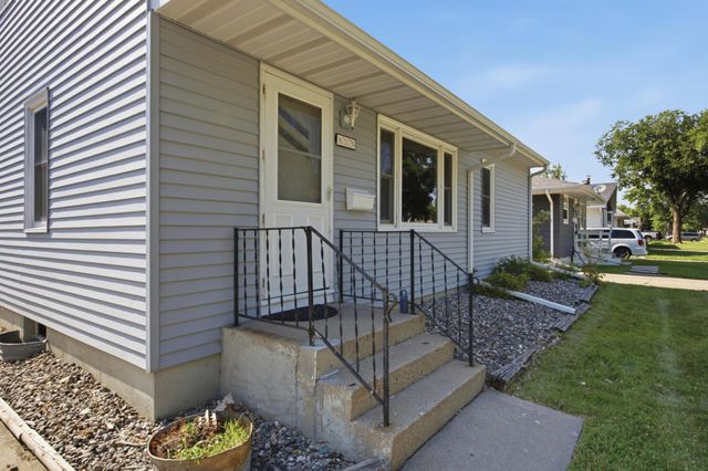 819 15th Street N, Moorhead, MN 56560